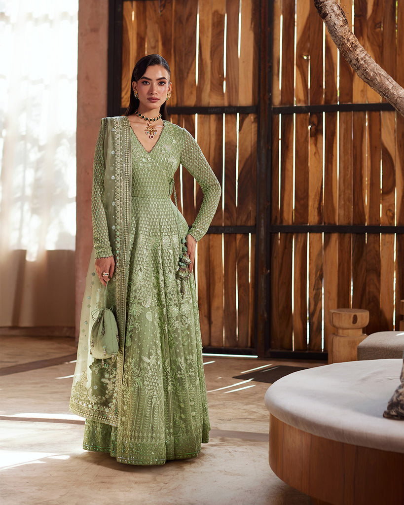 Latest 50 Bridal Mehendi Dress Designs For 2022 - Tips and Beauty | Dress  for mehendi function, Latest traditional dresses, Stylish dresses for girls