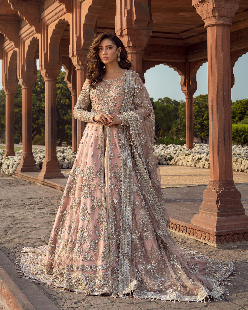 Best Ways to Select Pakistani Bridal Mehndi Dresses | by Rania Zara | Medium