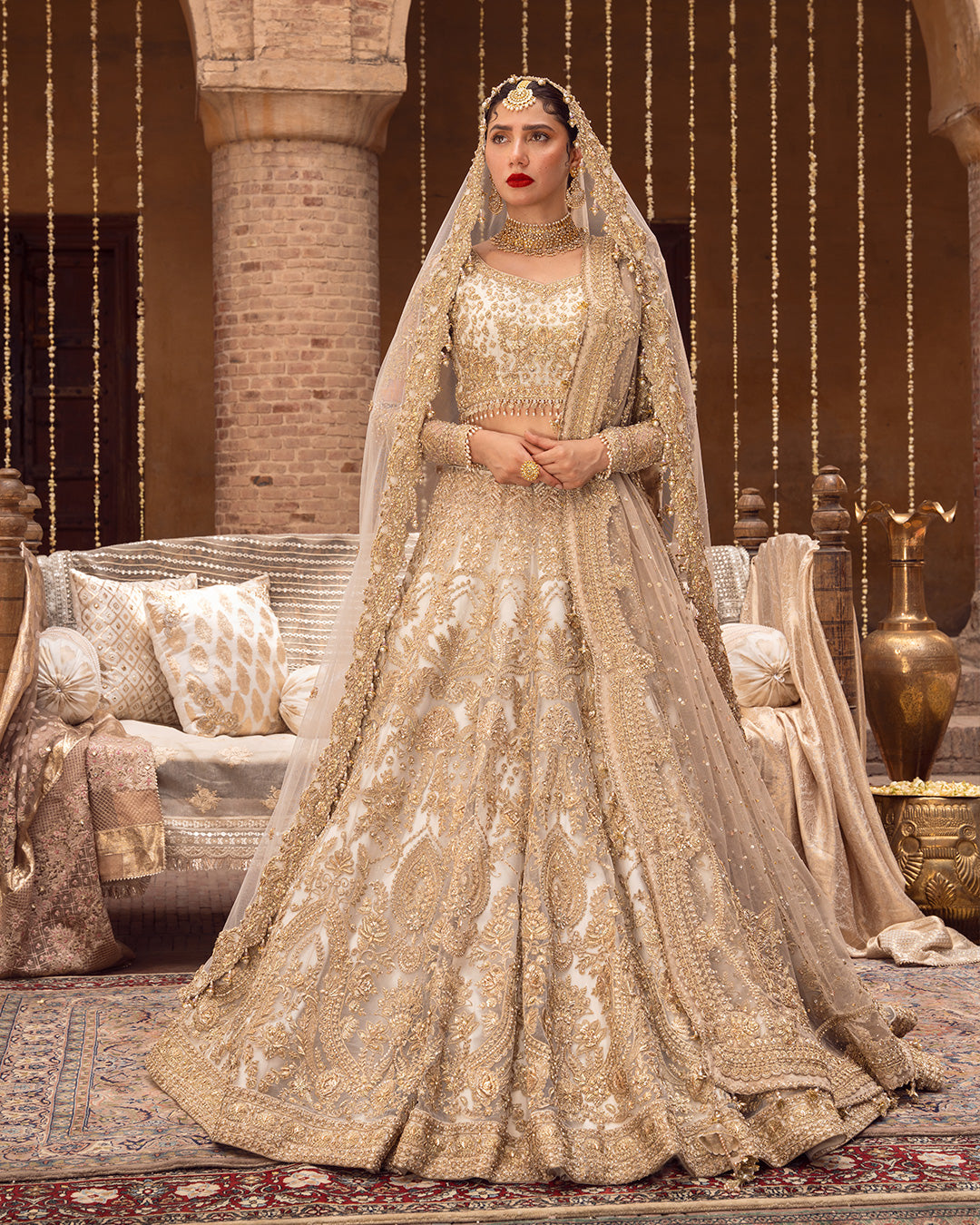 Faiza Saqlain Gelin, view 1